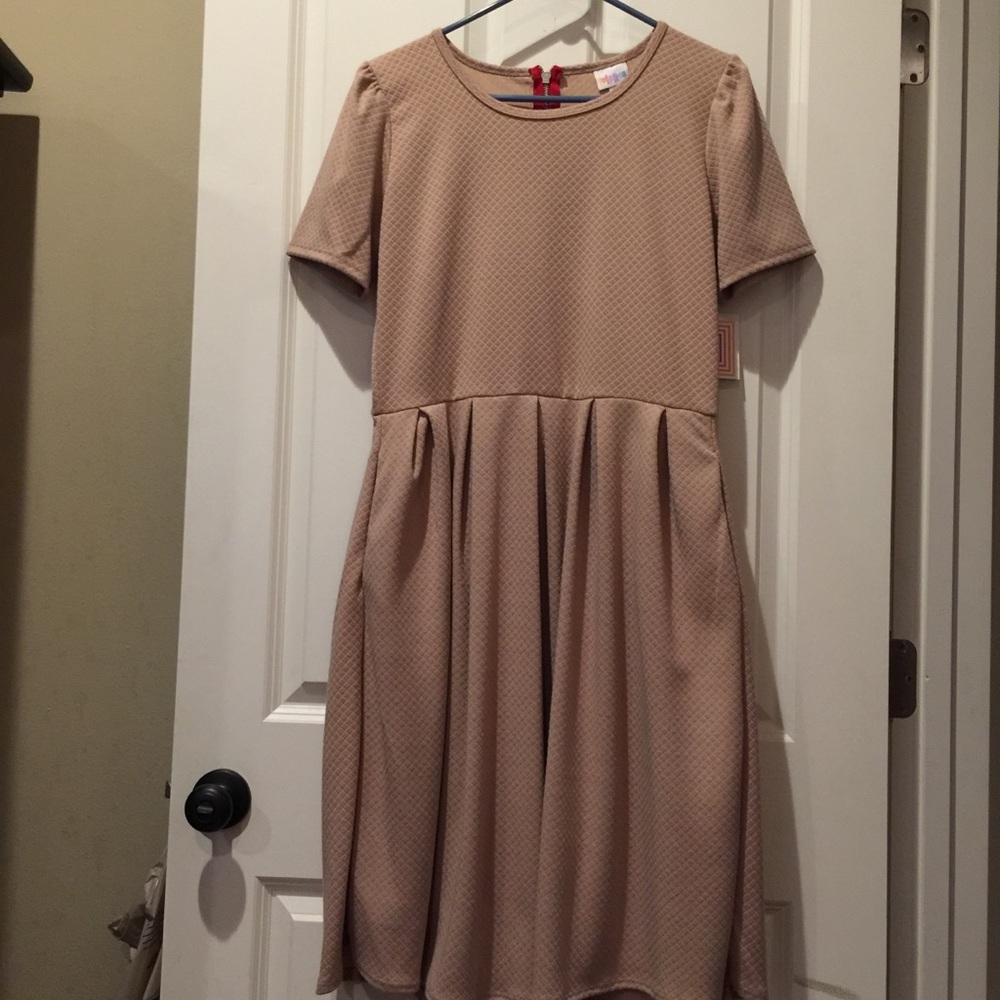TAN XL Lularoe Amelia 👗